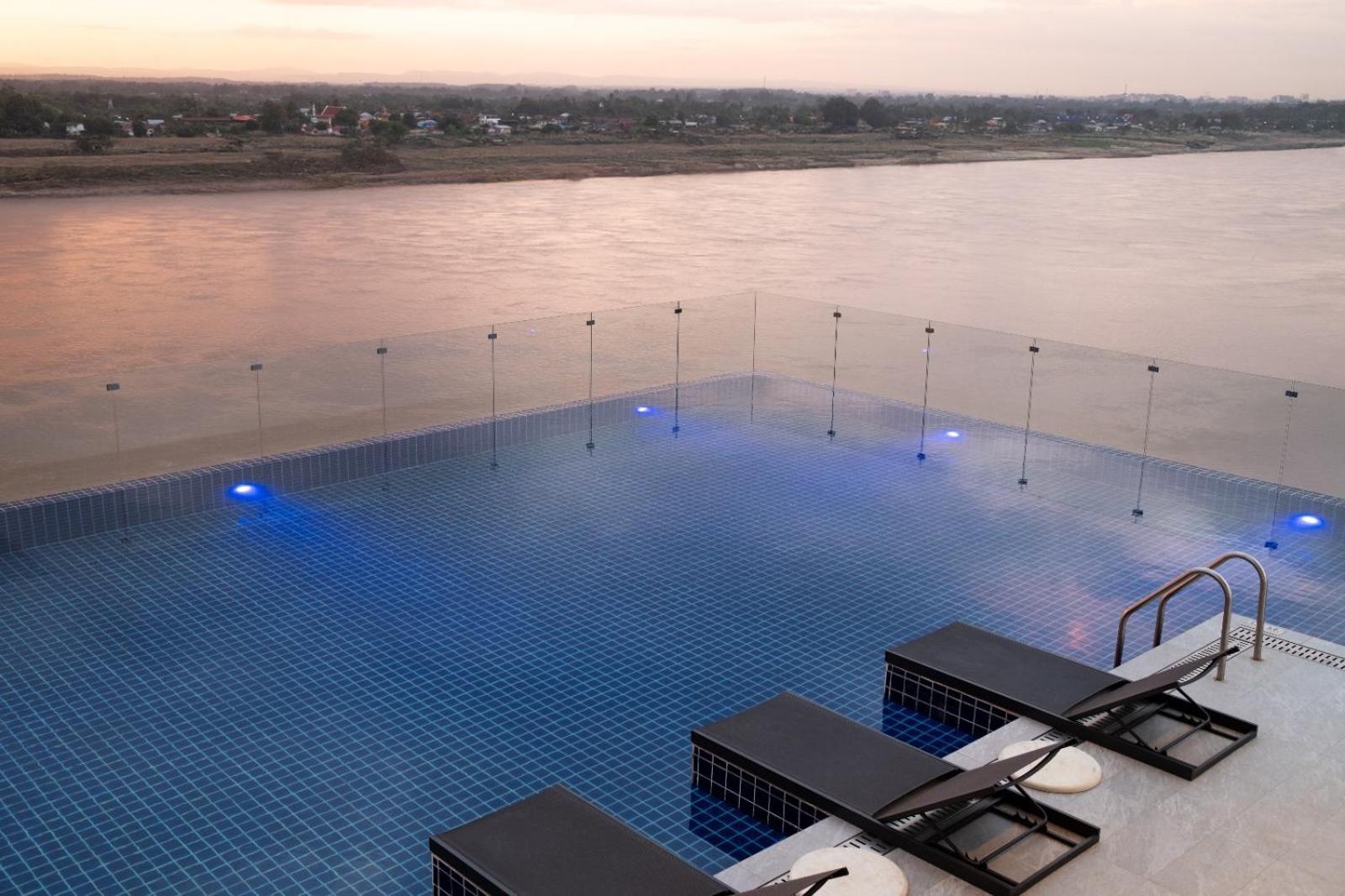 One Riviera Hotel And Residences Ban Souanmone Eksteriør billede